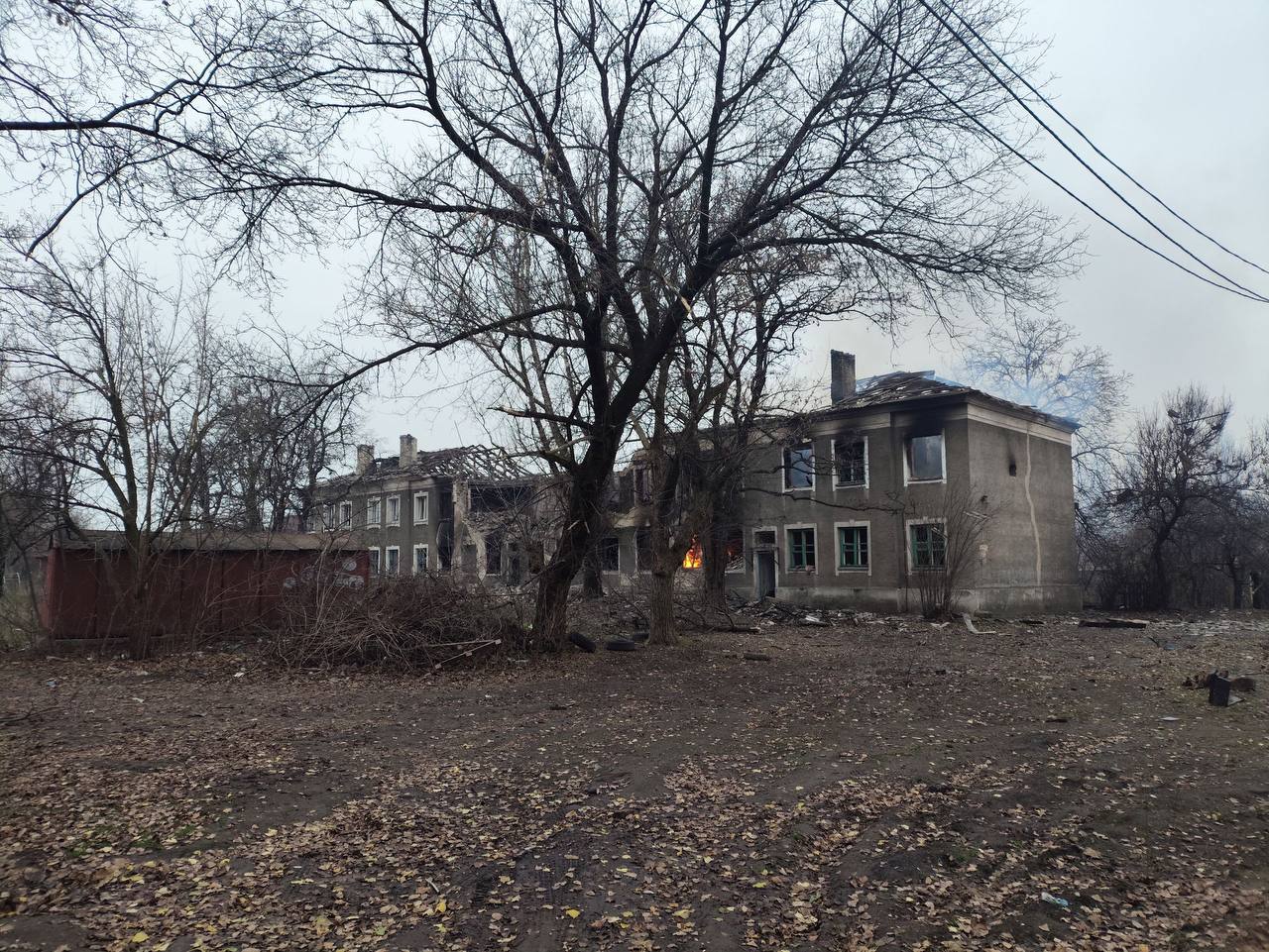 Пожар после российских ударов по Доброполью