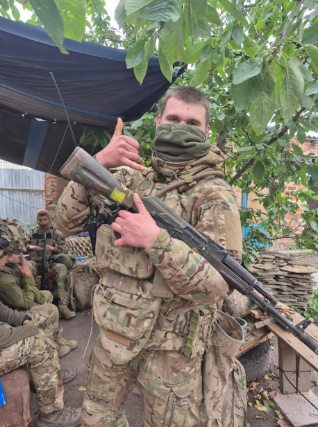 Дмитрий Ковальчук на передовой. Фото: hromadske