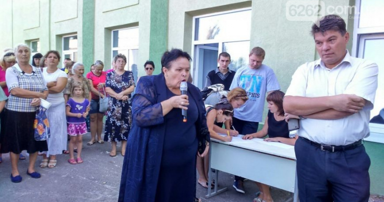 Жители поселка под Славянском боятся, что у их детей отберут школу