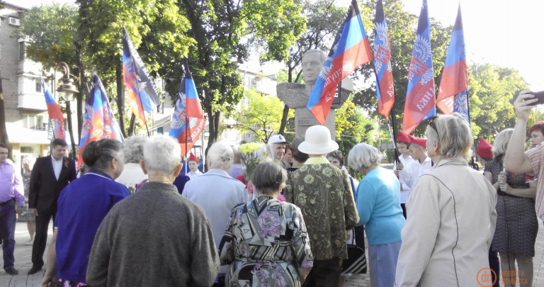 Главные новости Донбасса: День освобождения от нацистов в Донецке