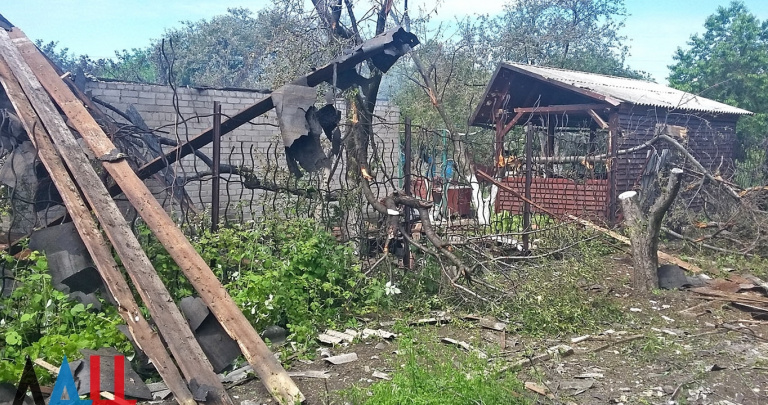 Под Ясиноватой обстрелами повреждены семь домов