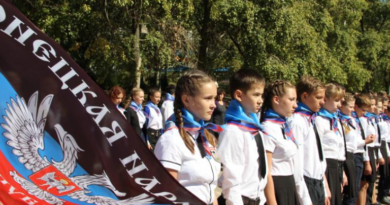 «ДНР» включила в свою патриотическую организацию еще 65 школьников