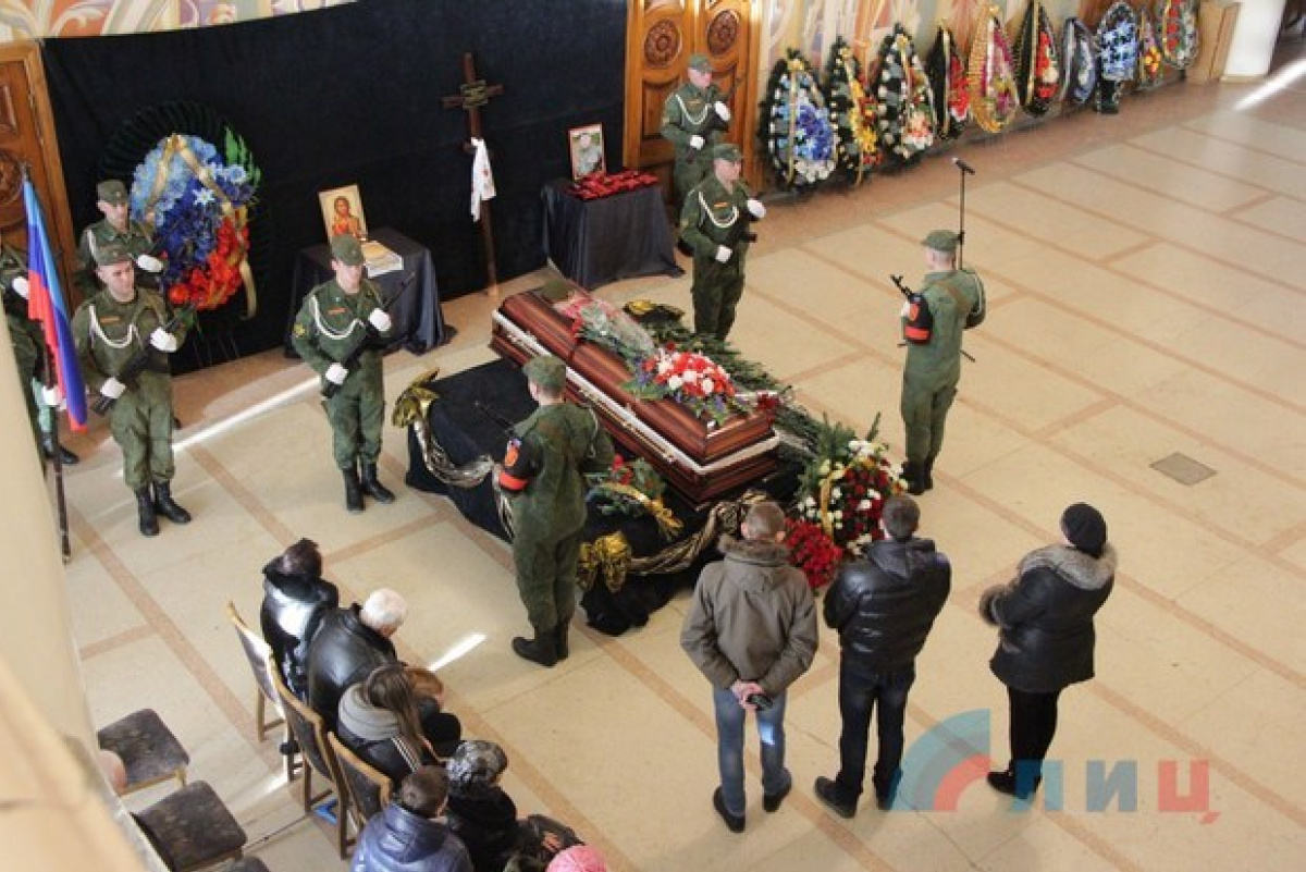 В Луганске похоронили убитого командира боевиков