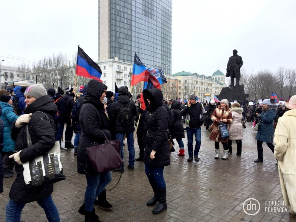 В Донецке группировка «ДНР» собрала митинг