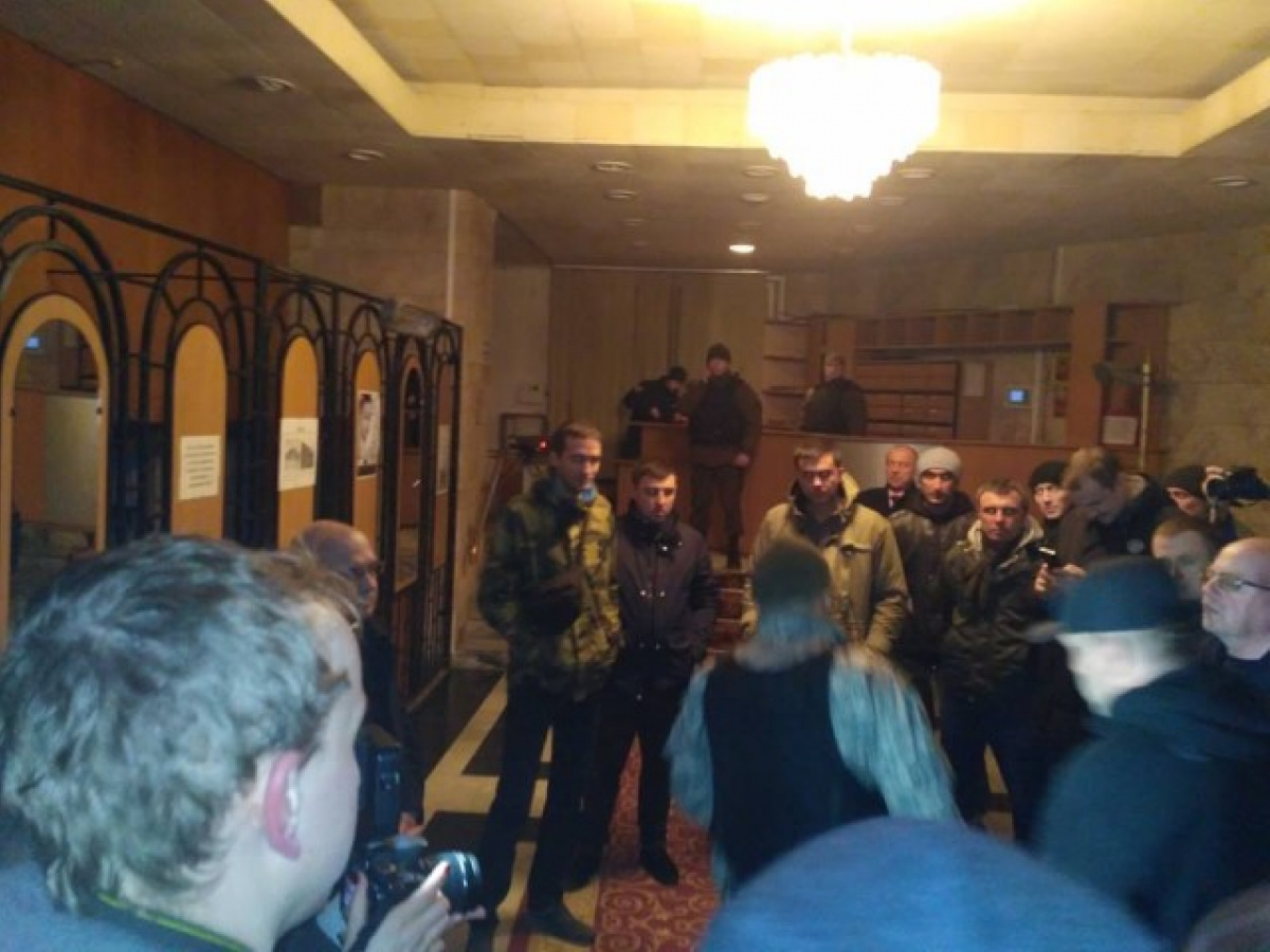 На Волыни захвачено здание ОГА: требуют освобождения участников блокады и увольнения Аброськина