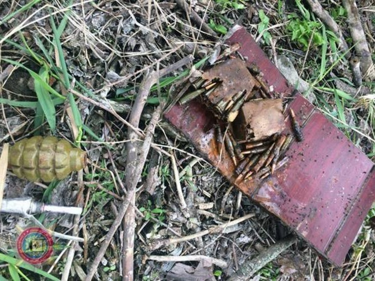 Возле школы в Мариуполе найдены боеприпасы