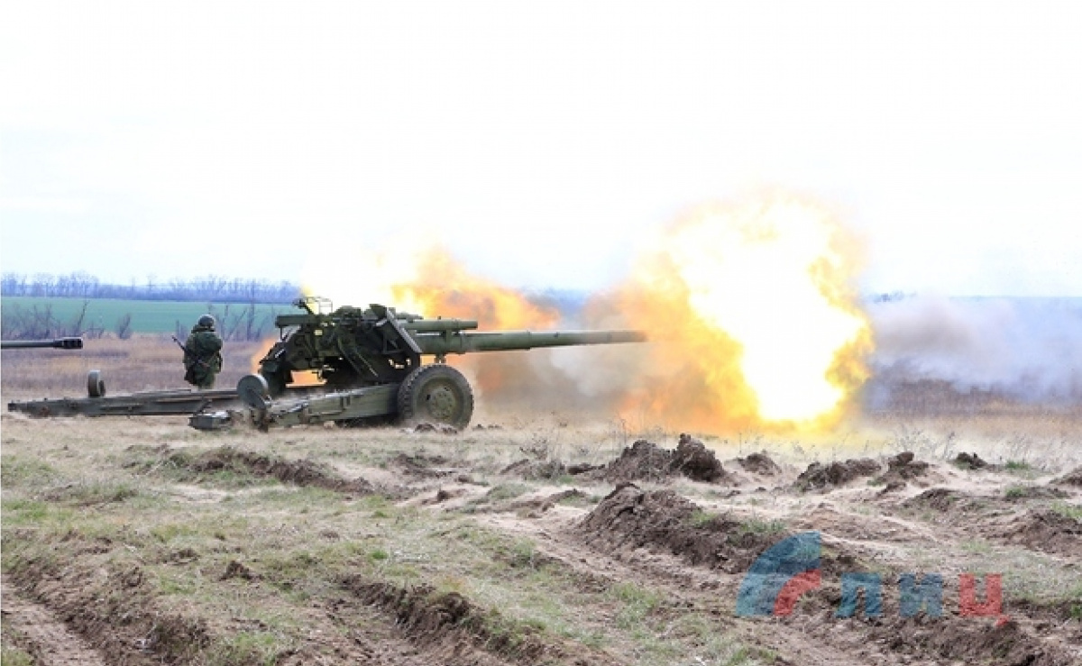 «ЛНР» показала, как уничтожает танки артиллерией