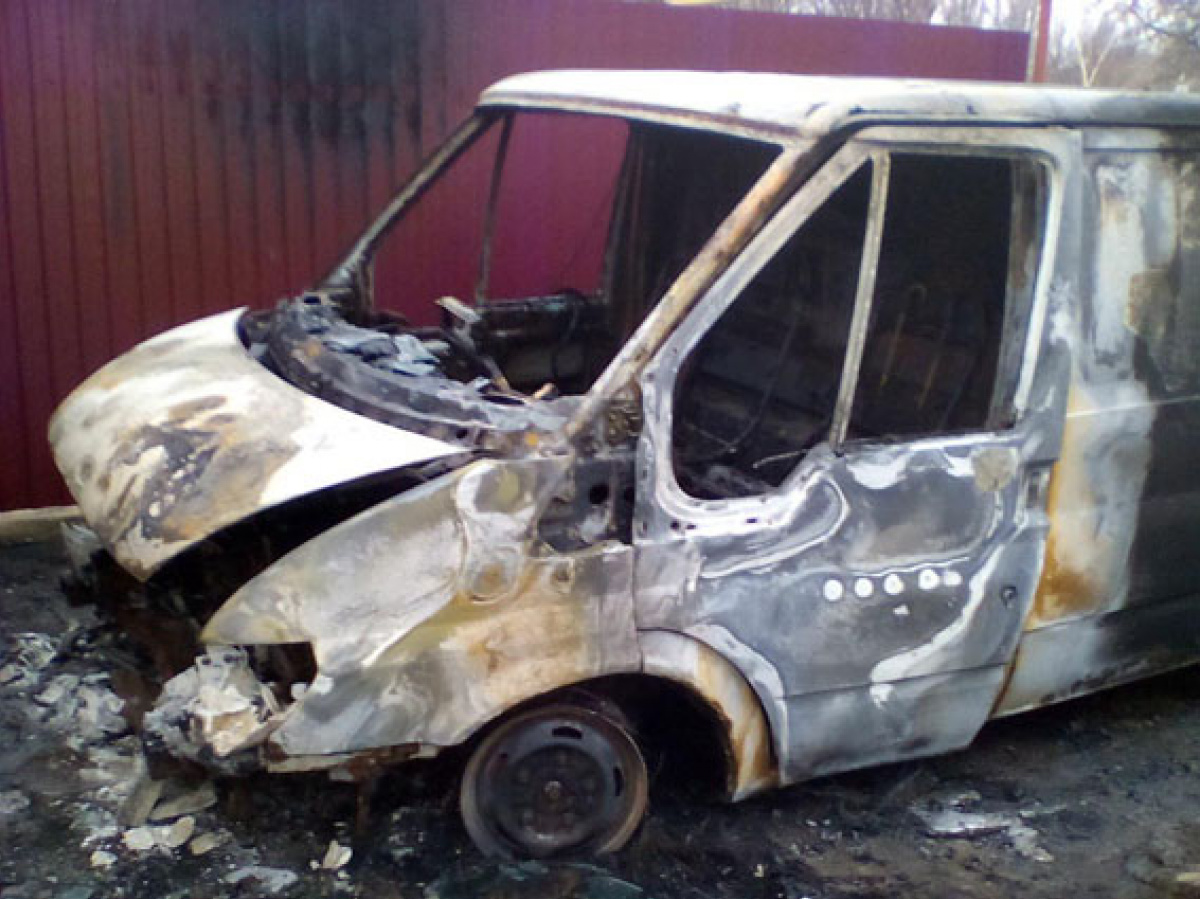 Ночью у активиста Торецка сгорело авто. Полиция не исключает поджог