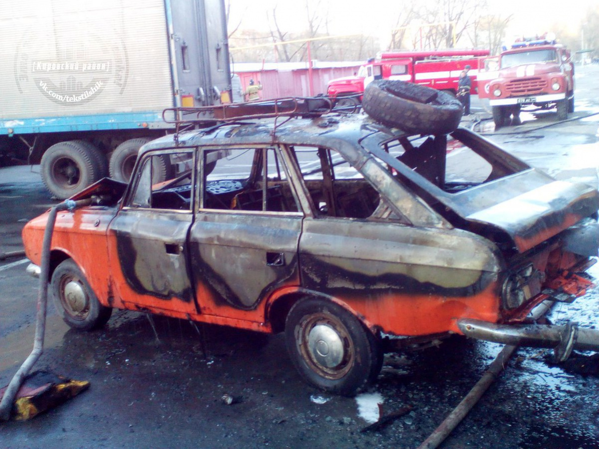 В Донецке на рынке сгорели машины
