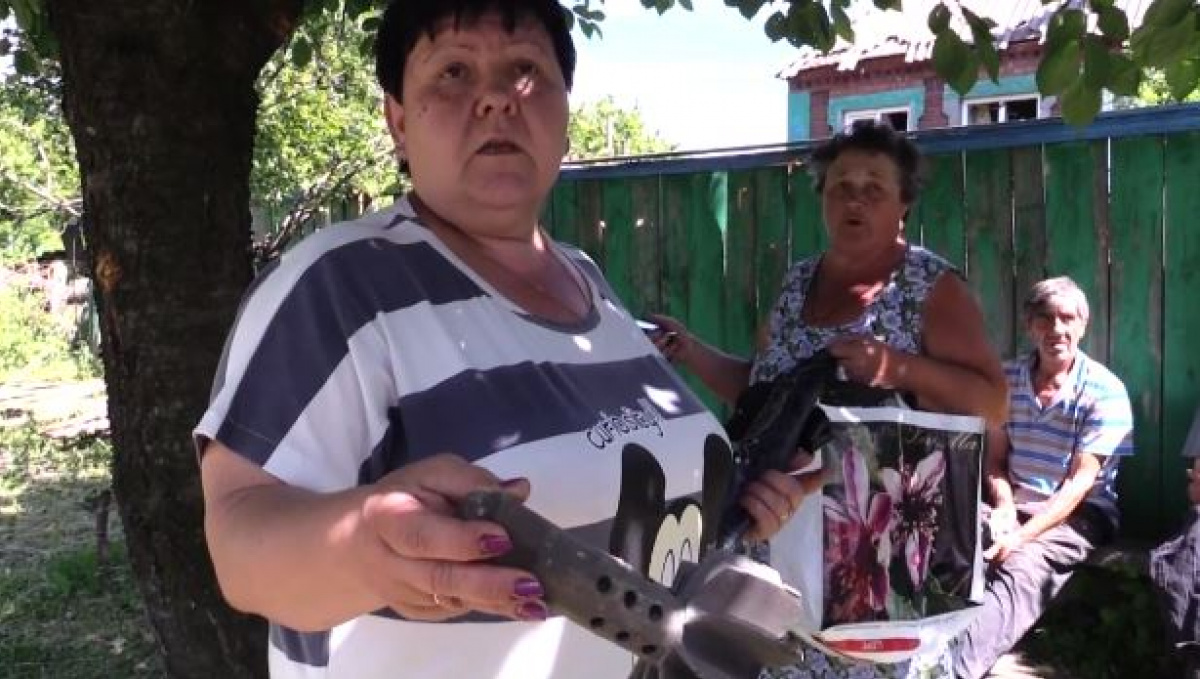 «ДНР» показала последствия обстрела поселка под Ясиноватой