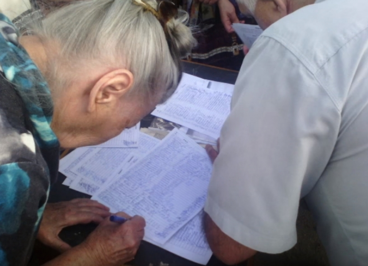 Жители подписывают обращение к «народному совету ДНР» против закрытия шахты «Юный комунар»