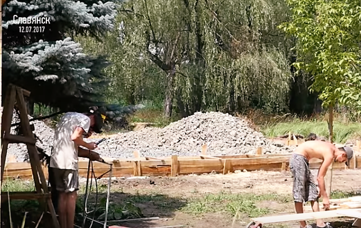 В Славянске жители сами создают парк отдыха