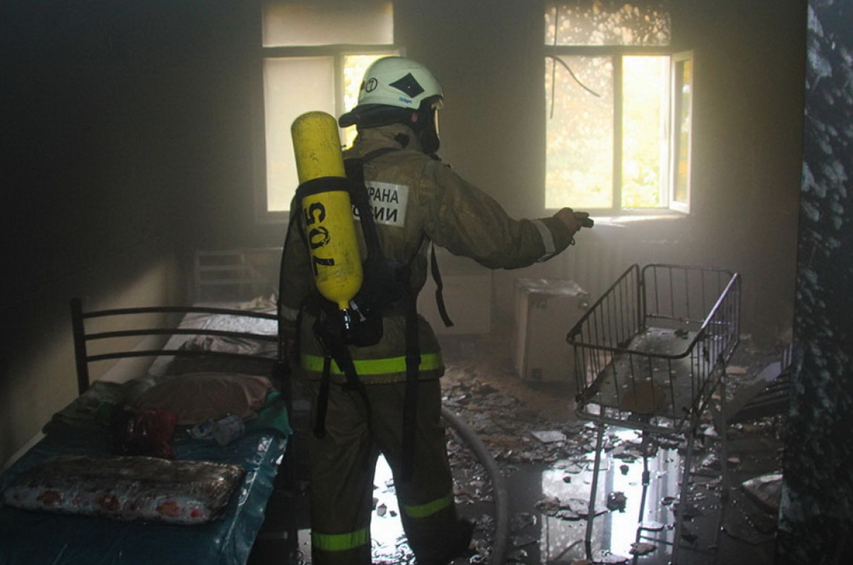 В больнице Донецка загорелось родильное отделение
