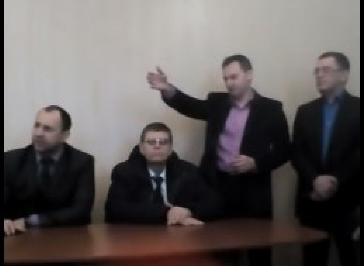 Работники трех захваченных угольных предприятий Ахметова требуют зарплаты