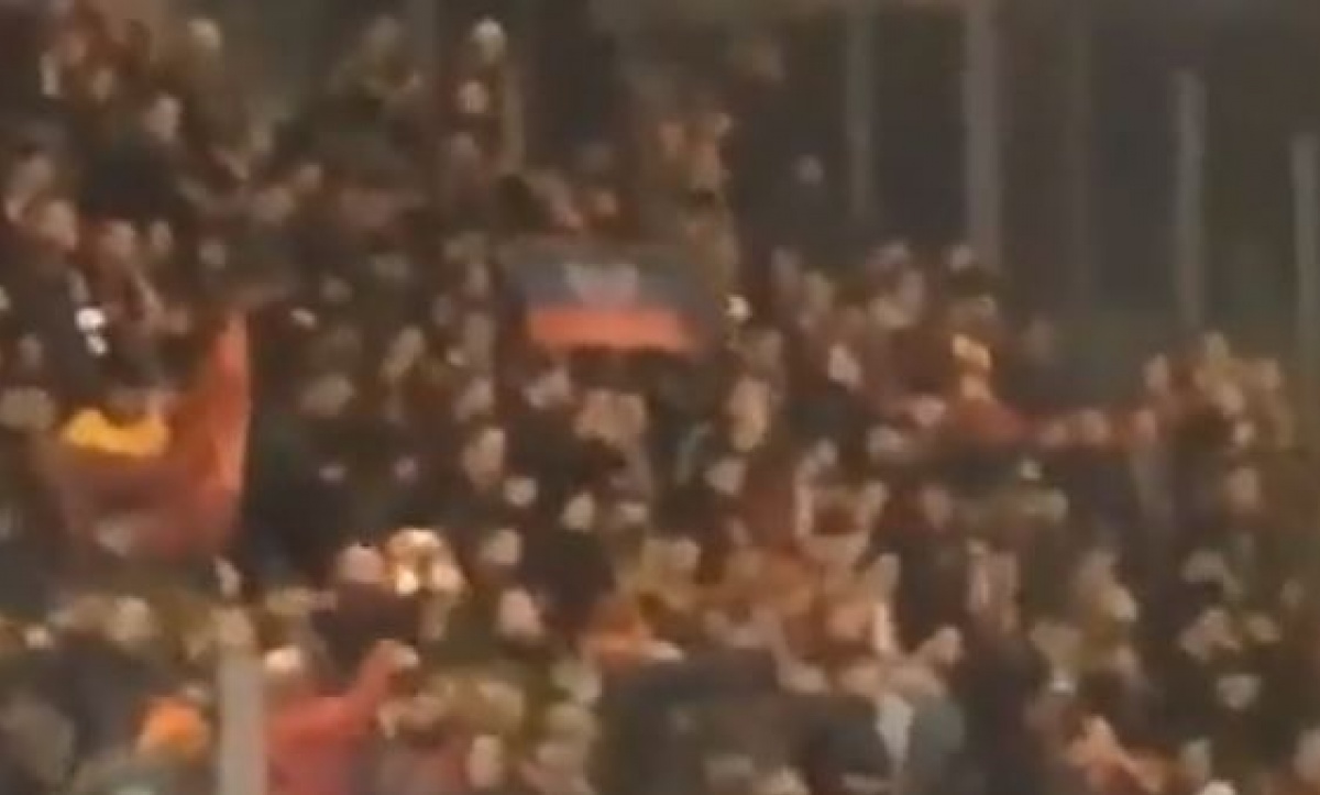На матче «Рома» – «Шахтер» размахивали флагом «ДНР»