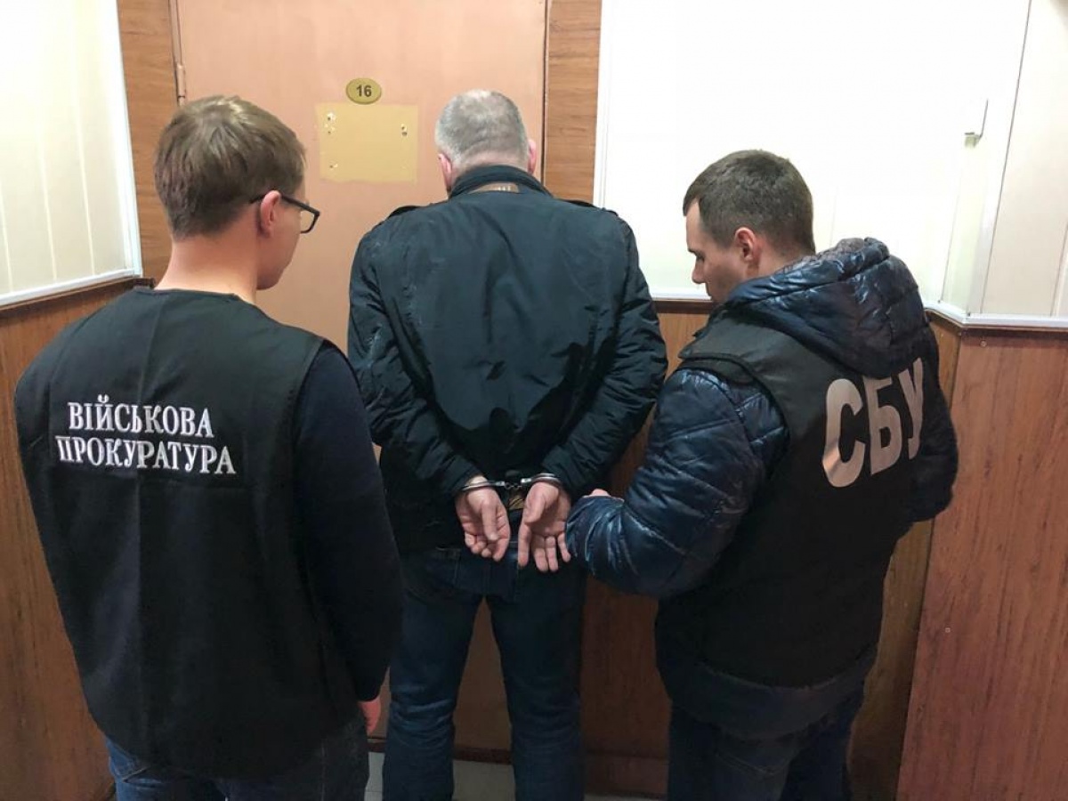 Директор завода «Укроборонпрома» задержан при даче взятки прокурору