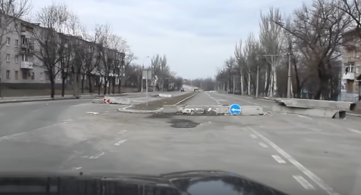 Ходаковский показал покинутые блокпосты боевиков на въезде в Донецк