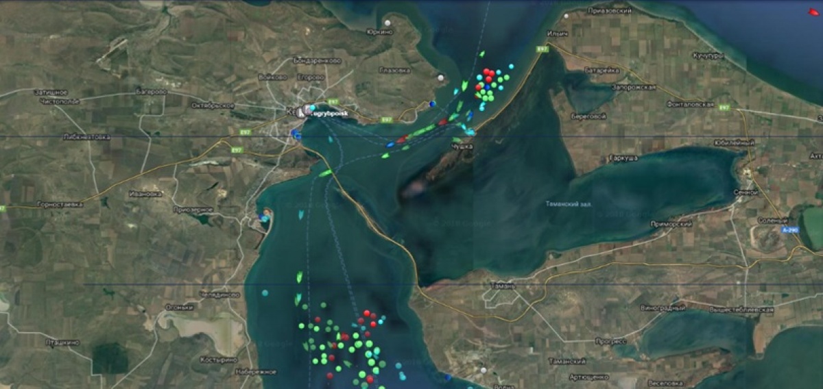 В районе Керченского пролива корабли ломаются и терпят аварии