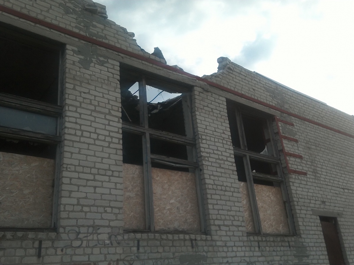 На Луганщине под обстрел попали окрестности школы