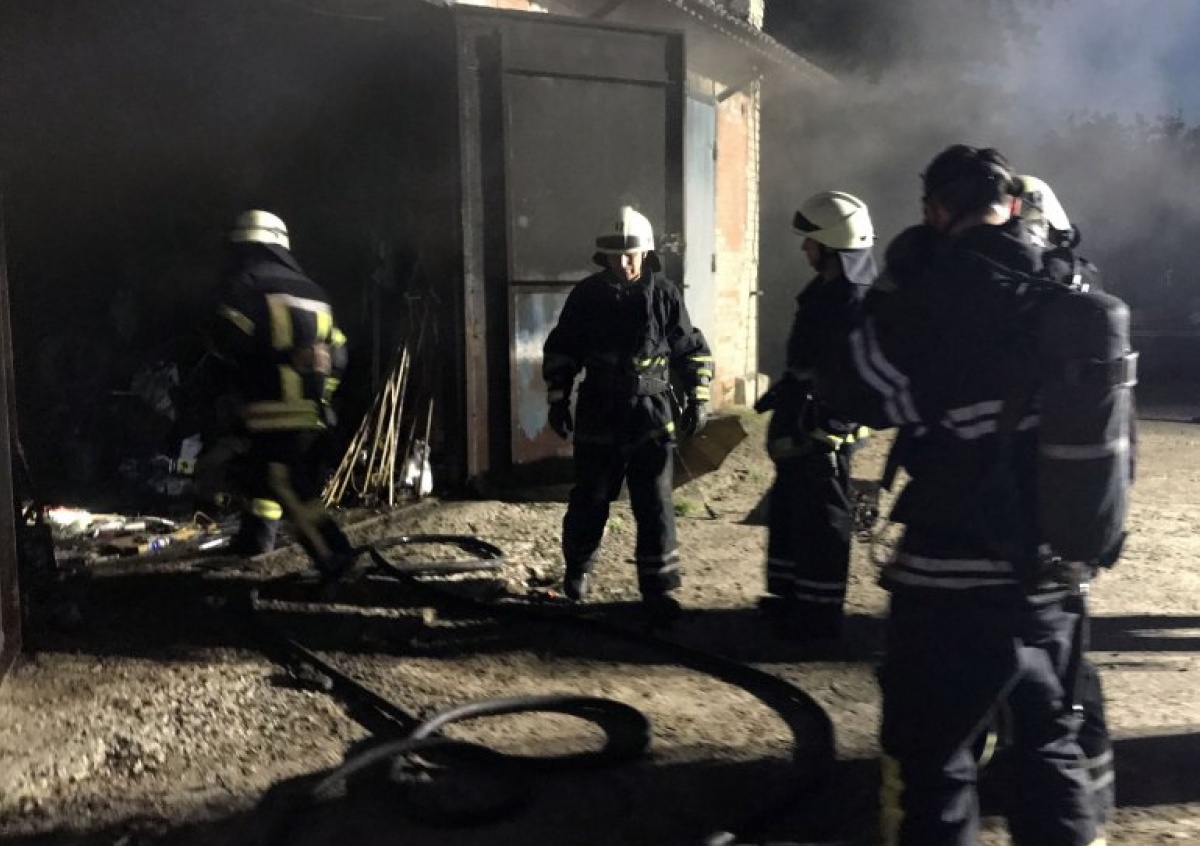 На территории интерната в Луганской области возник пожар