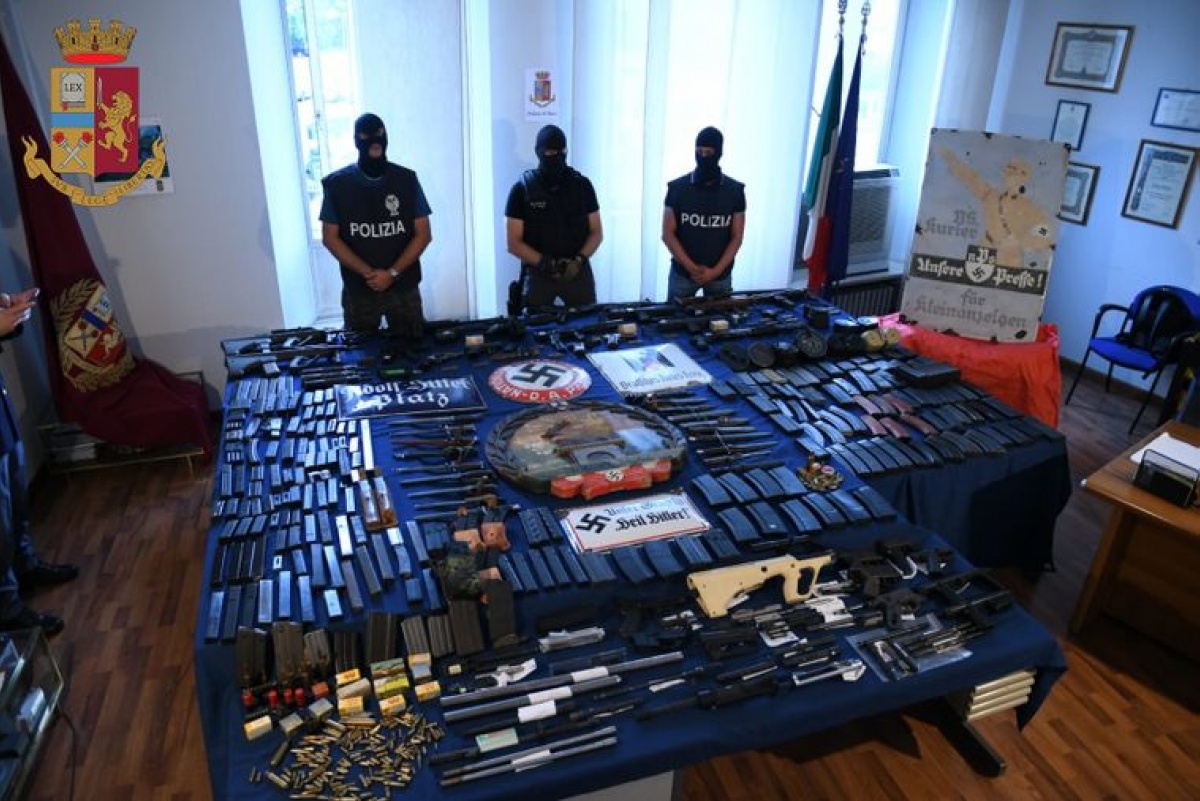 В Италии изъяли арсенал оружия в рамках расследования о наемничестве на Донбасс