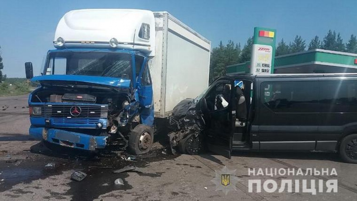На Луганщине 8 человек пострадали в ДТП с маршруткой