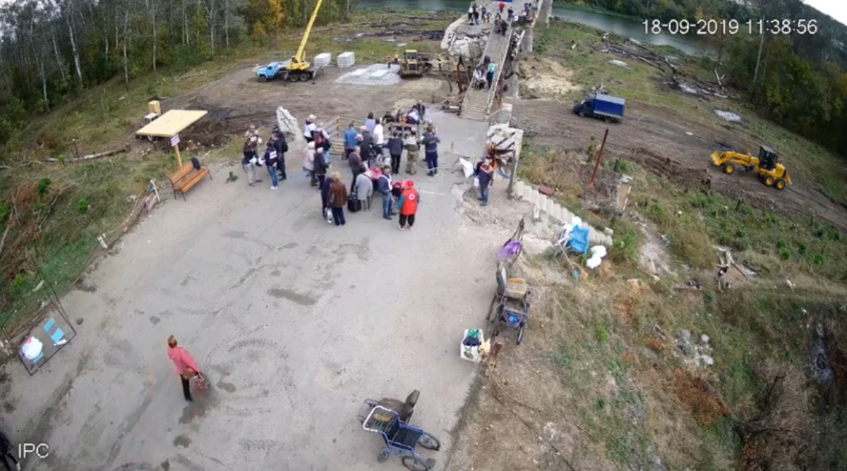 Запущена онлайн-трансляция ремонта моста в Станице Луганской