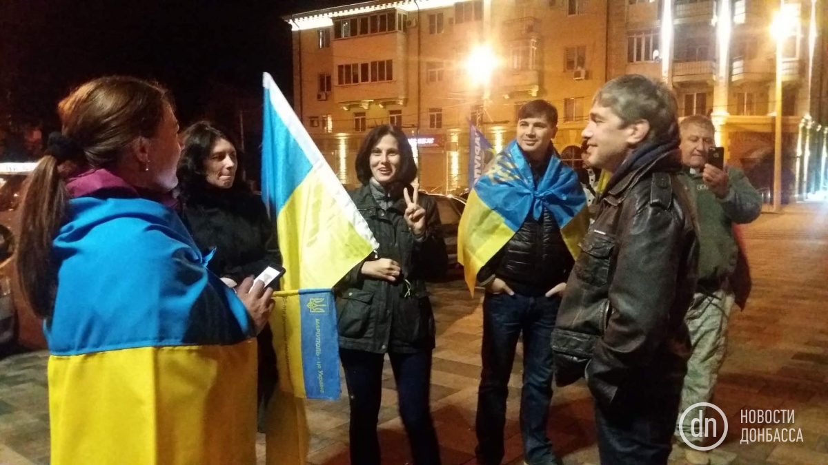 В Мариуполе проходит акция «против капитуляции» Украины