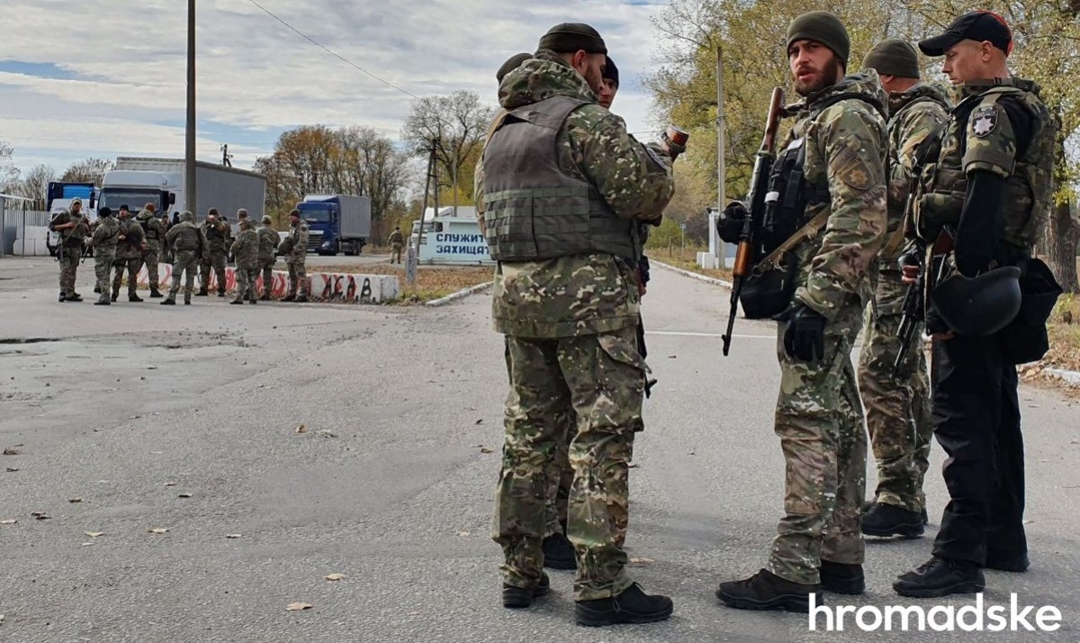 На Луганщине силовики не пропускали ветеранов АТО к месту разведения войск. Был выстрел в воздух