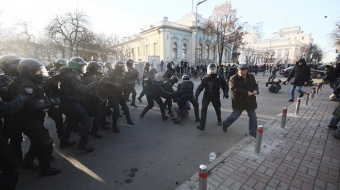 Под Радой произошли новые столкновения: полиция задержала протестующих