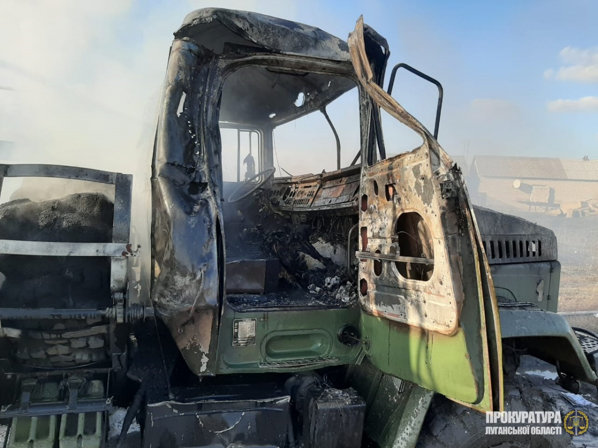 Открыто уголовное дело по факту обстрела военного автомобиля на Луганщине
