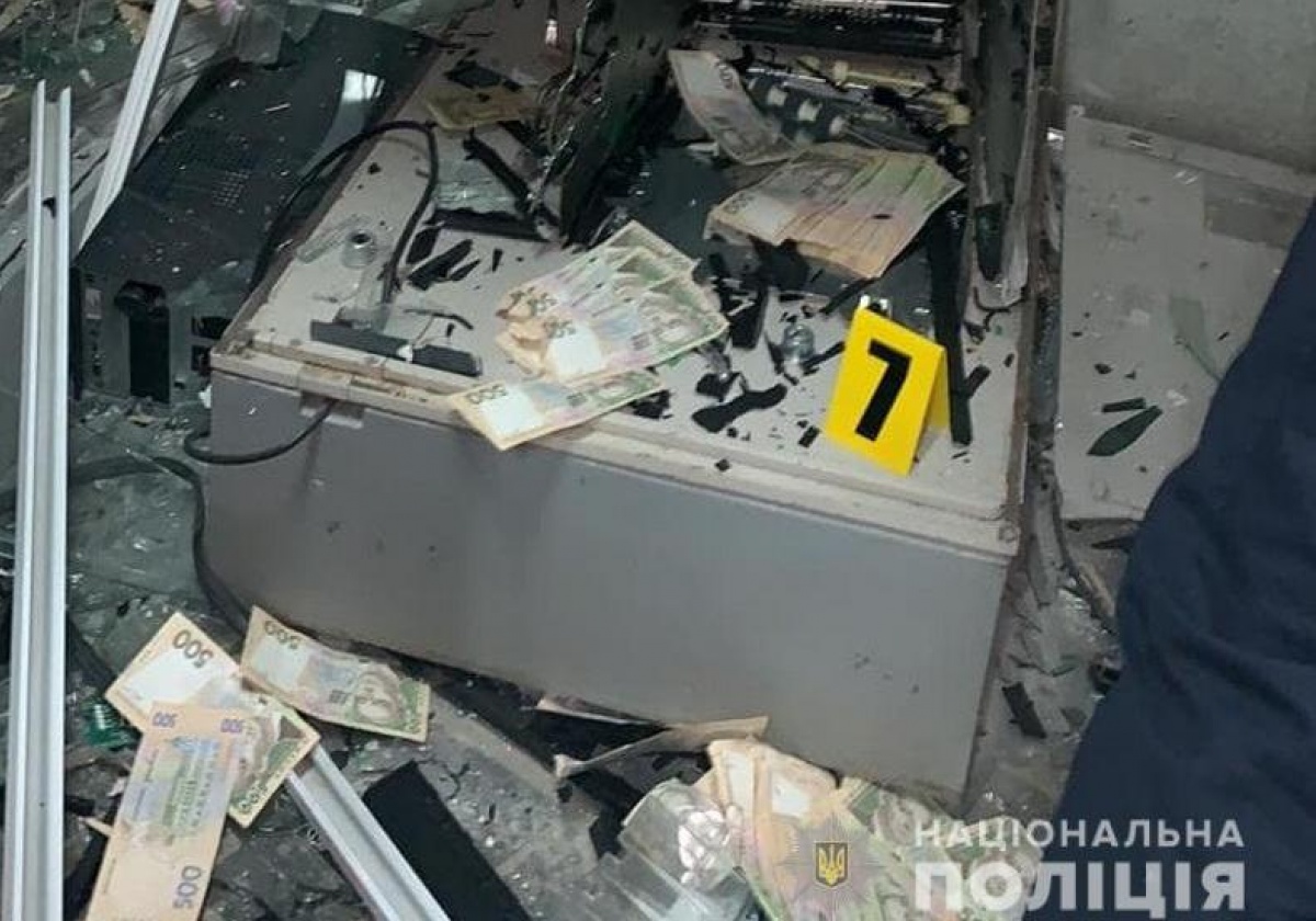 В Луганской области неизвестные взорвали банкомат