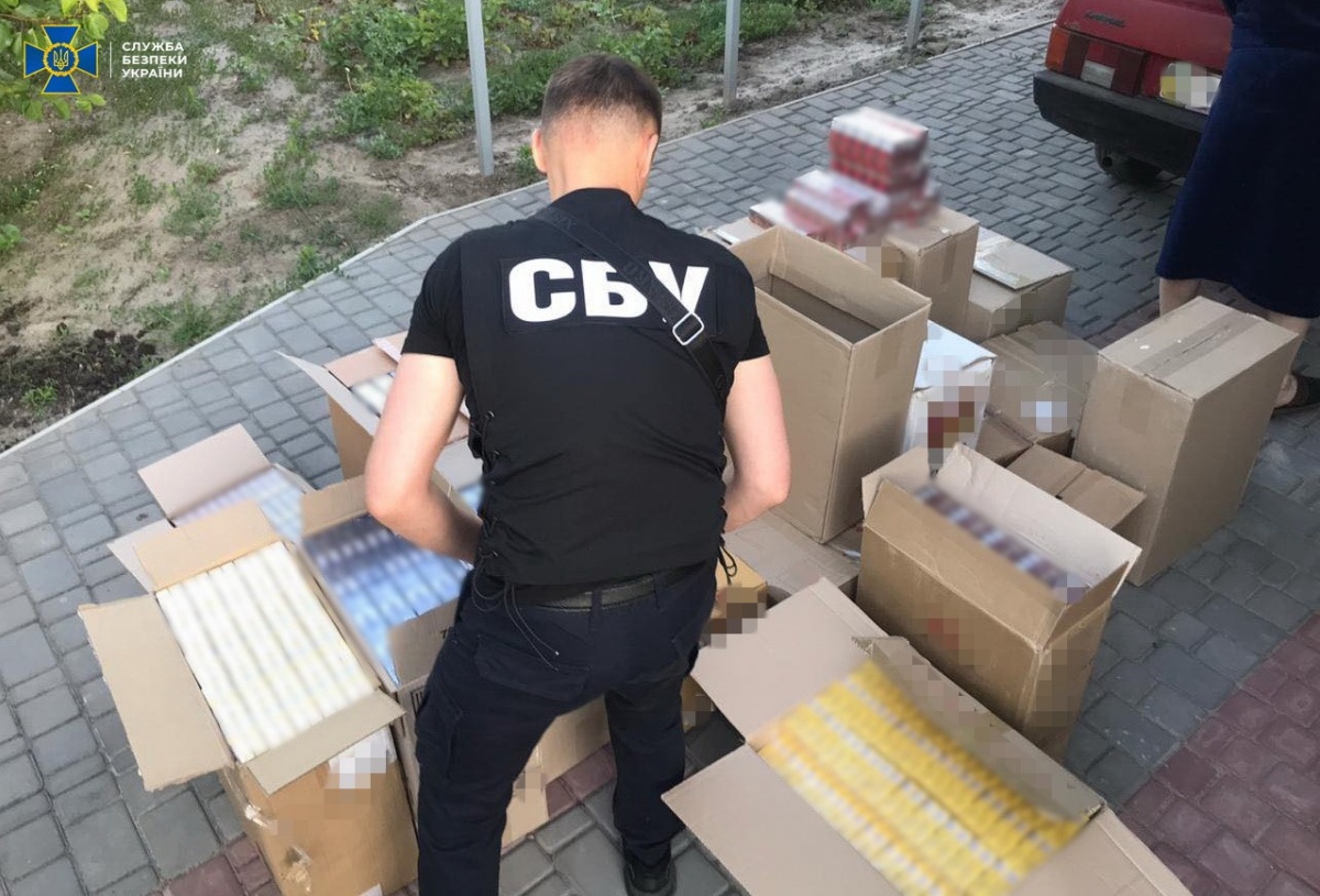 СБУ в Запорожье пресекла продажу контрафактных сигарет из ОРДЛО