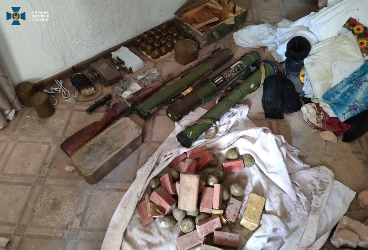 СБУ: Боевики «ДНР» хранили в Марьинке оружие для терактов 