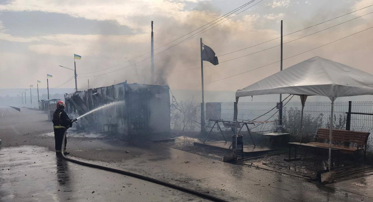 Сгорела часть КПВВ «Станица Луганская». Пункт пропуска закрыли