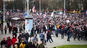 На акции протеста в Минске — задержания и выстрелы ►