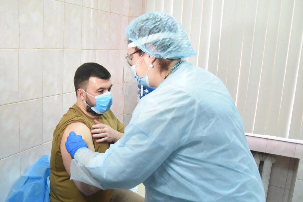 В «ДНР» показали, как Пушилин вакцинировался от коронавируса