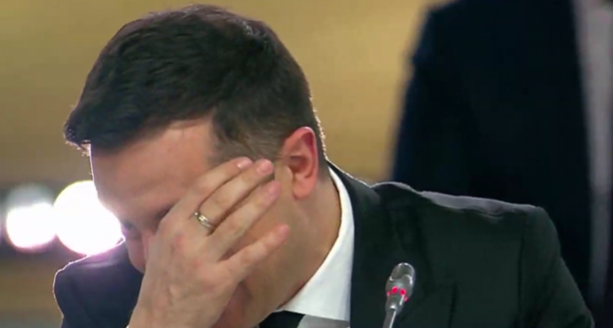 Вадим Бойченко сумел рассмешить Владимира Зеленского во время заседания. Скриншот из YouTube