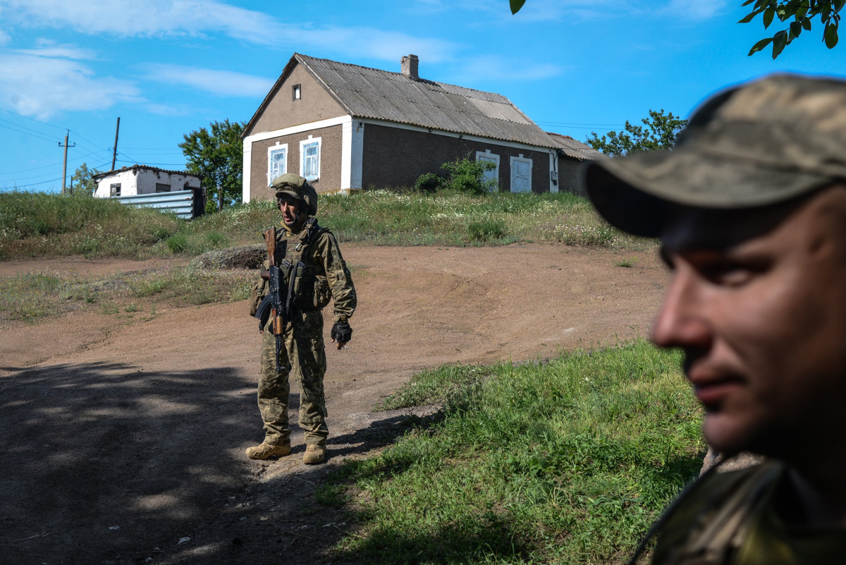 Украинские военные разминируют территорию Гранитного / Фото: 93-я ОМБр Холодный Яр