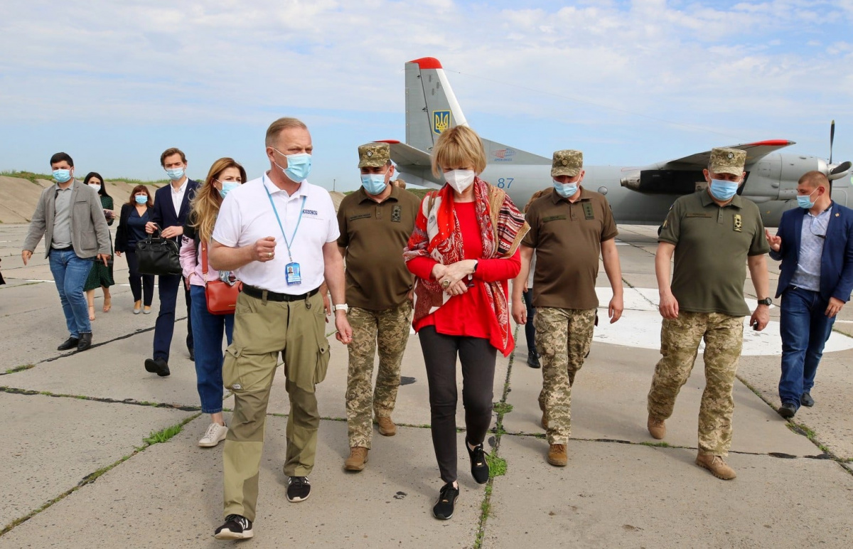 Генсек ОБСЕ Хельга Шмид посетила Донбасс / Фото: пресс-центр ООС