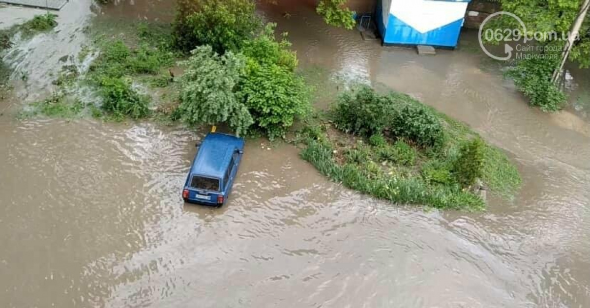 В Мариуполе вода затопила улицы и дома / Фото: 0629