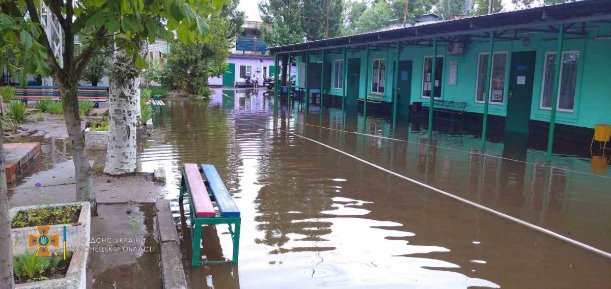 Непогода в Мариупольском районе: Затопило приусадебные участки и базы отдыха