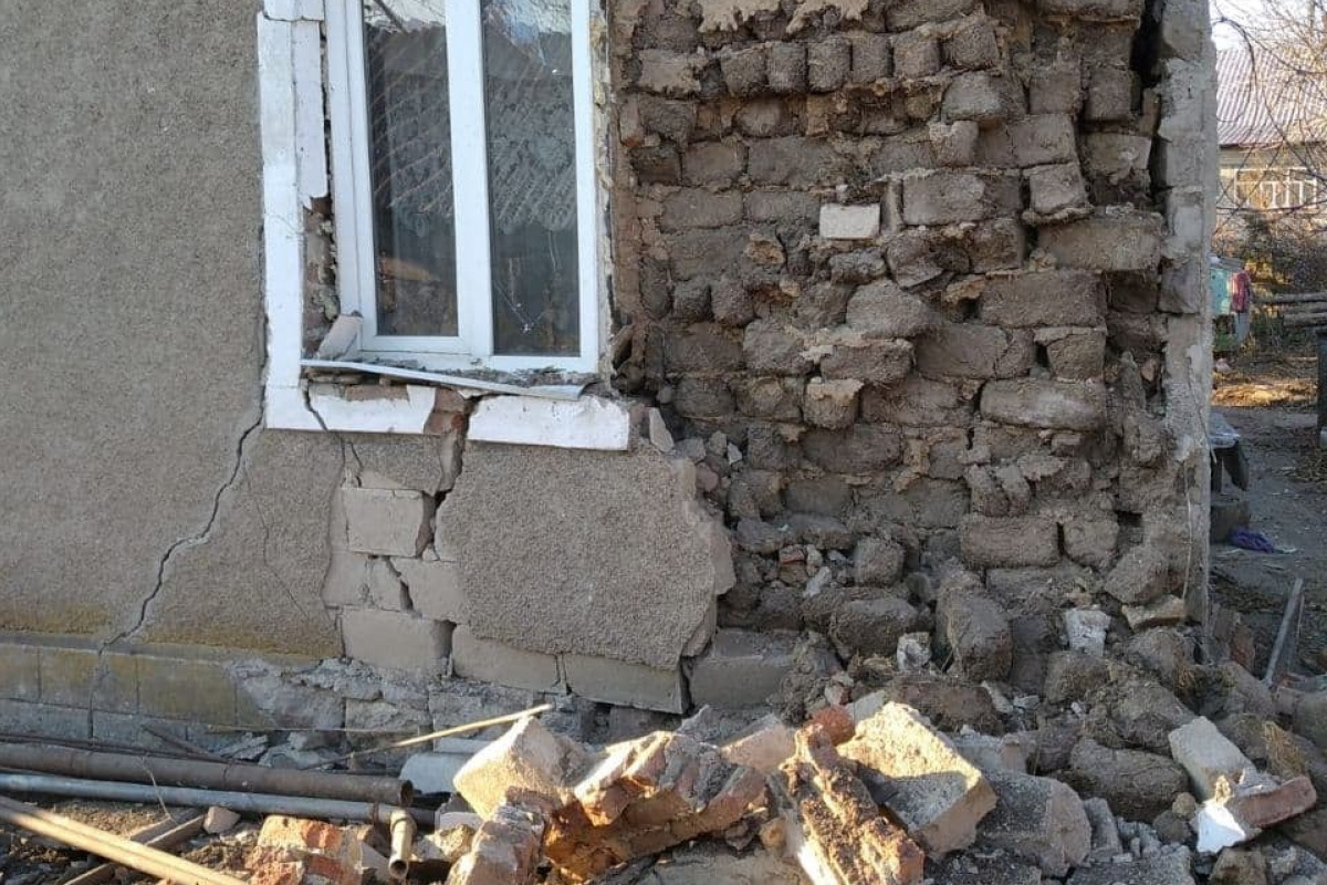 Боевики обстреляли Гранитное из тяжелой артиллерии: повреждены дома и ЛЭП