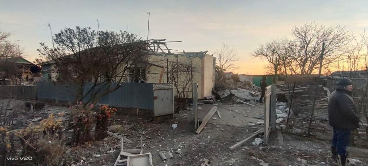 В Невельском обстрелами повреждены и разрушены дома, из-под завалов доставали людей 