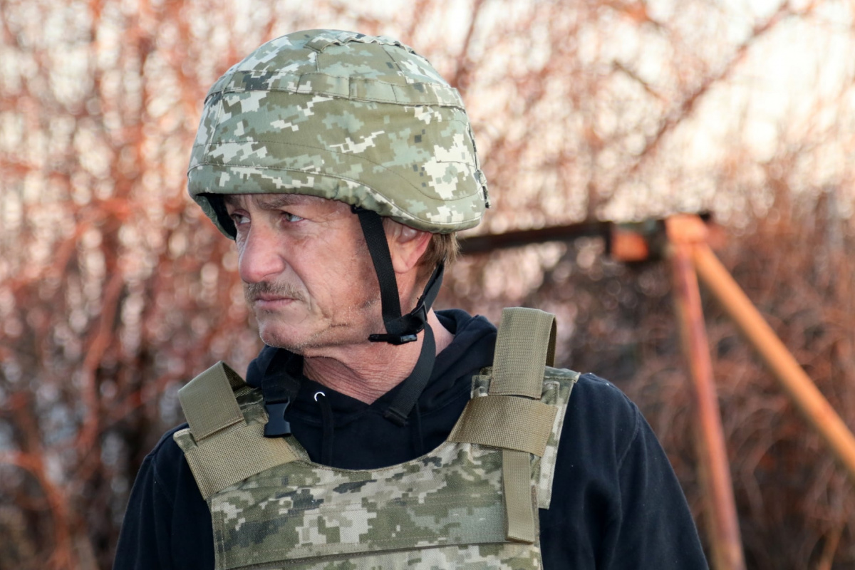 Шон Пенн на Донбассе. Фото: пресс-центр штаба ООС