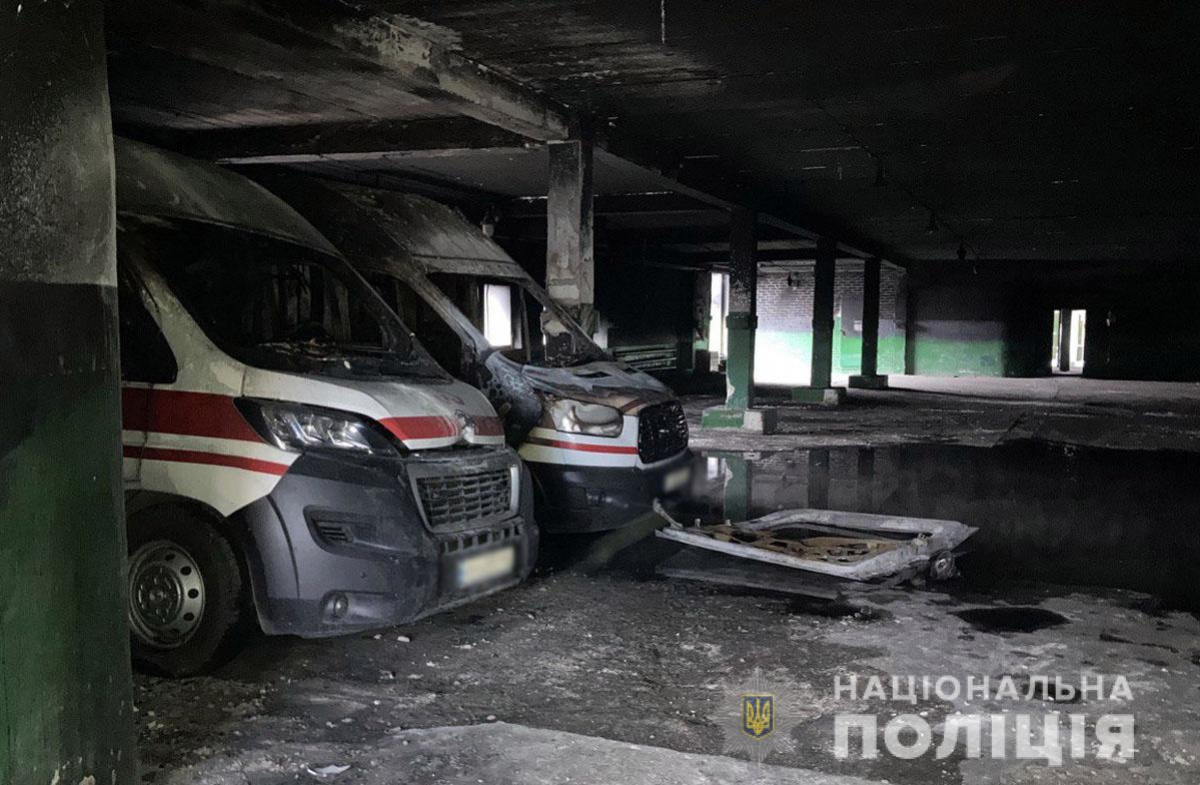 Причины пожара на станции скорой помощи пока выясняют. Фото: dn.npu.gov.ua