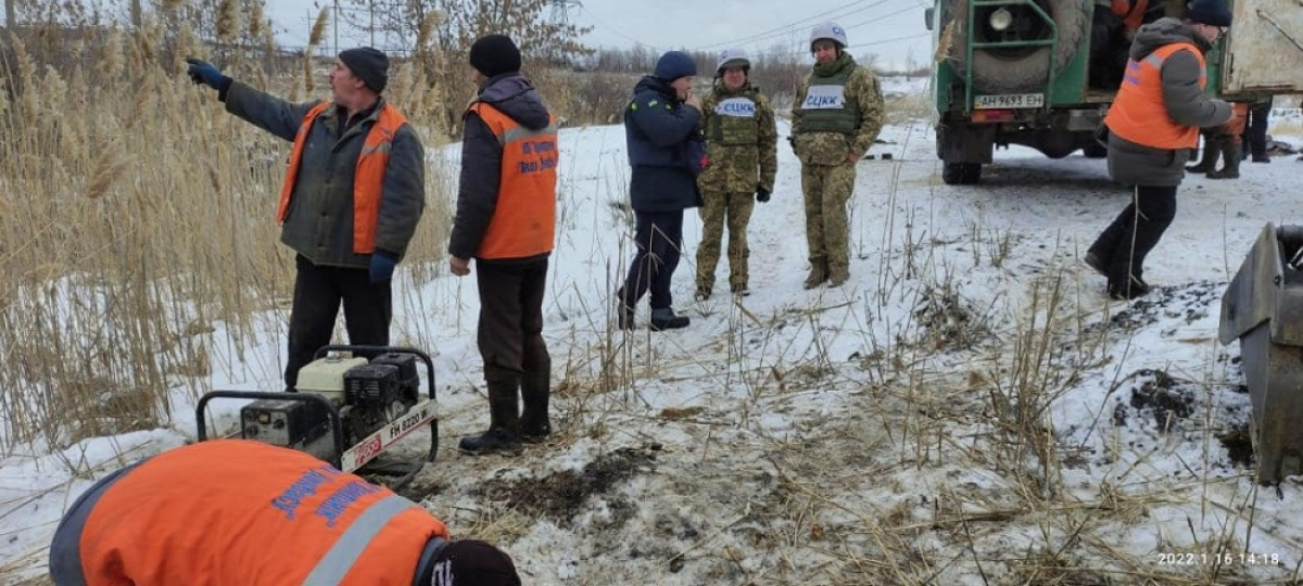 Ремонт водопровода. Фото: Торецкая ВГА