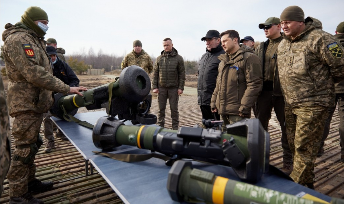 Зеленский посетил военные учения в Ровенской области