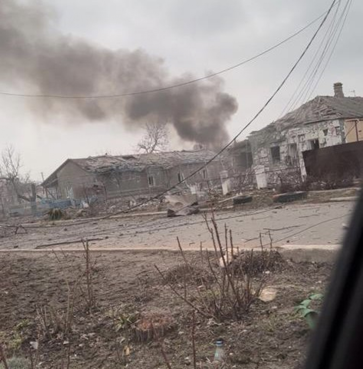 РФ совершила авиаудар на Сартану под Мариуполем: Есть погибшие и раненые 
