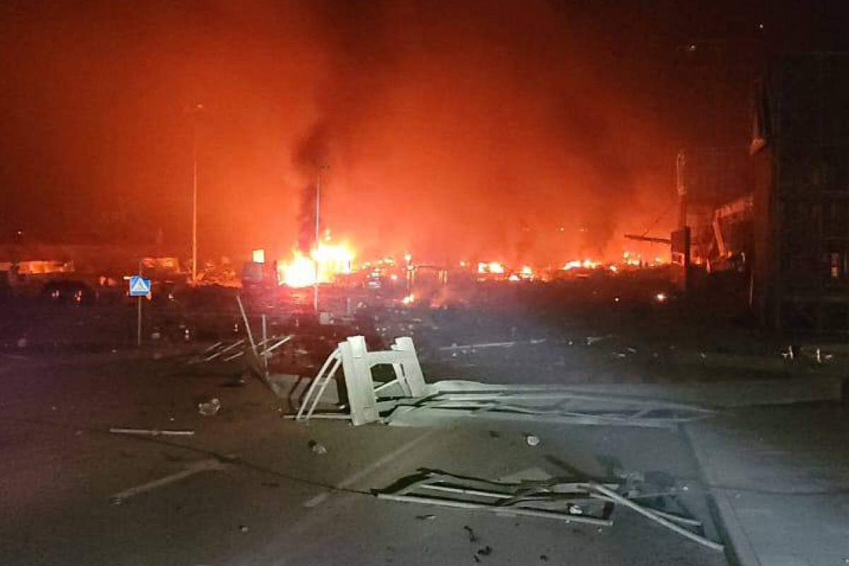 В Киеве произошло несколько взрывов, начался пожар